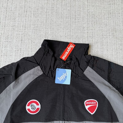 Chamarra Supreme x Ducati Preta