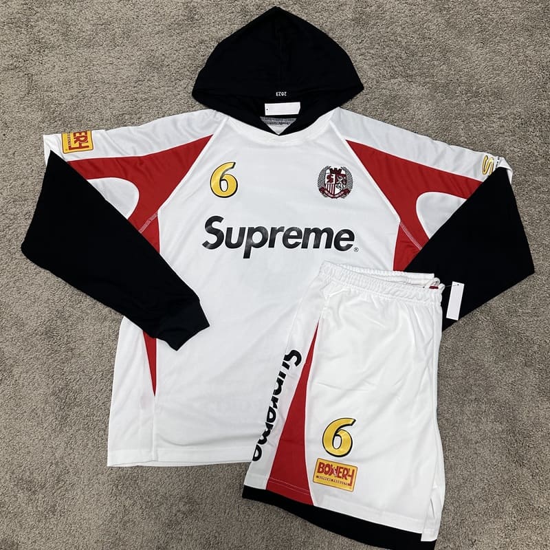 Conjunto Supreme Hooded Soccer Blanco