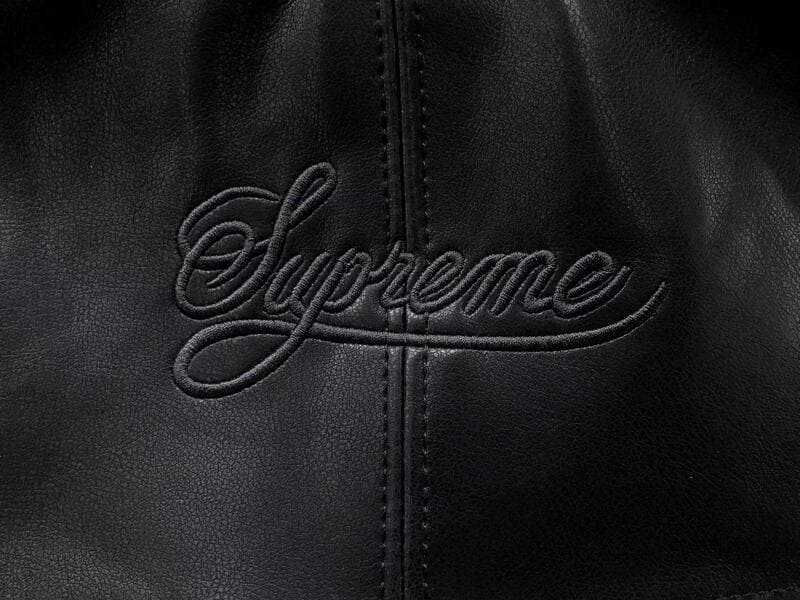 Chamarra Supreme x Nike Varsity Preta