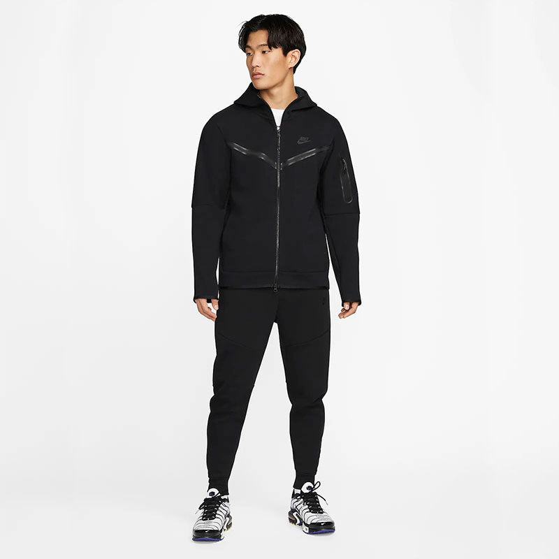 Conjunto Nike Tech Fleece Negro