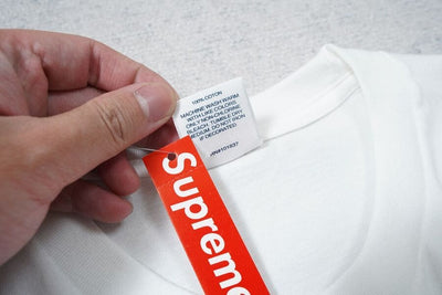 Playera Supreme “Play Dead”