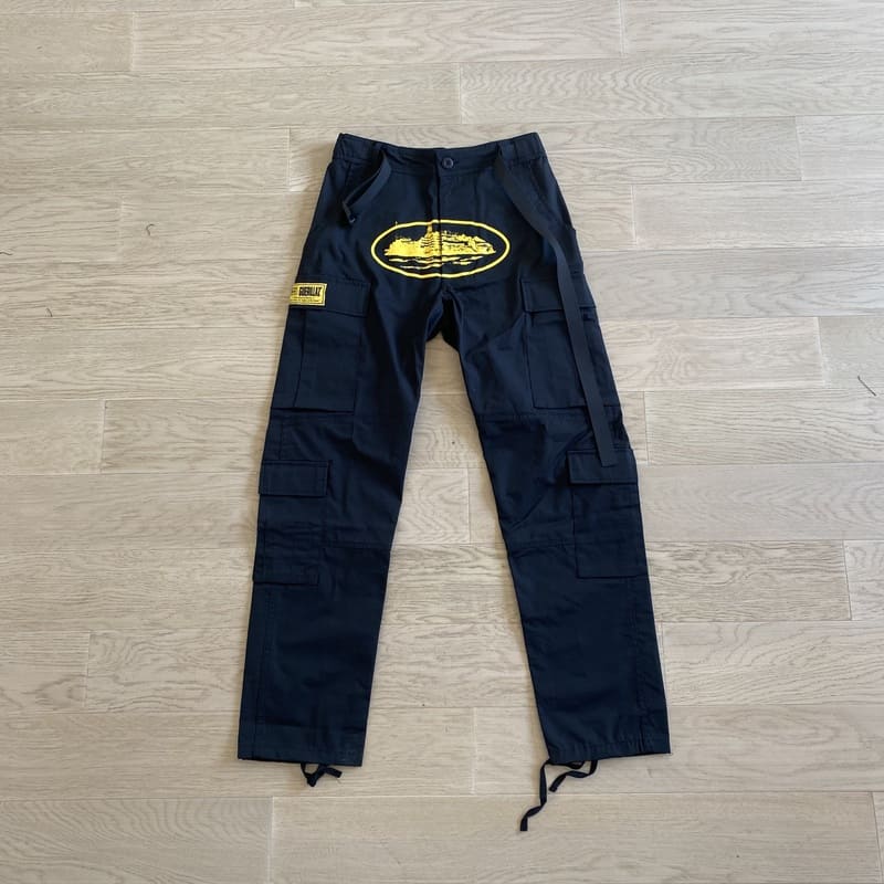 Pantalón Corteiz Cargo Preta y Amarillo