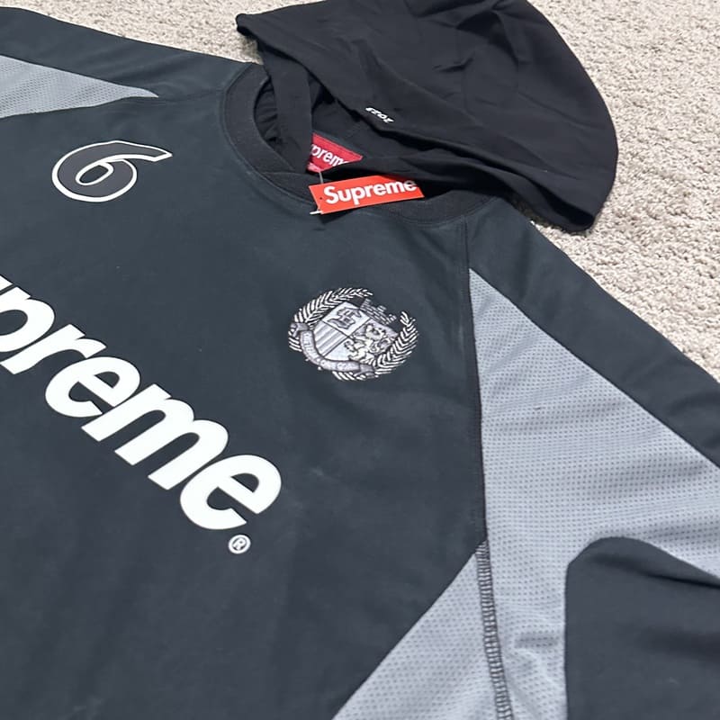 Conjunto Supreme Hooded Soccer Negro