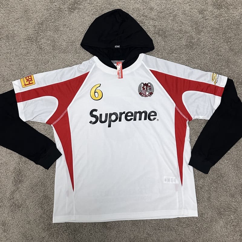 Conjunto Supreme Hooded Soccer Blanco