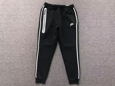 Conjunto Nike Tech Fleece Negro (Reflective)