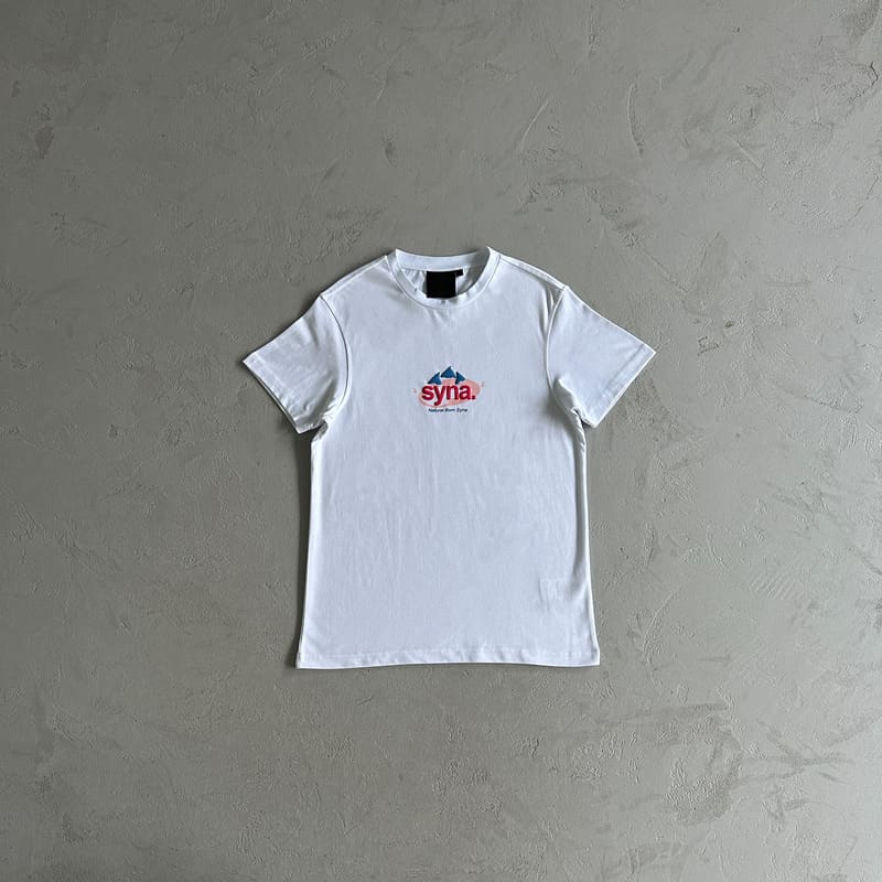 Playera Syna World x Evian Logo