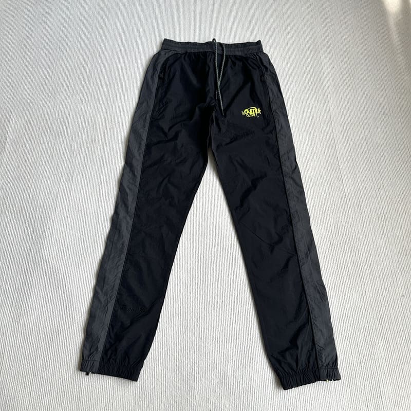 Conjunto Synaworld 'Syna Logo' Shell Negro/Gris/Amarillo