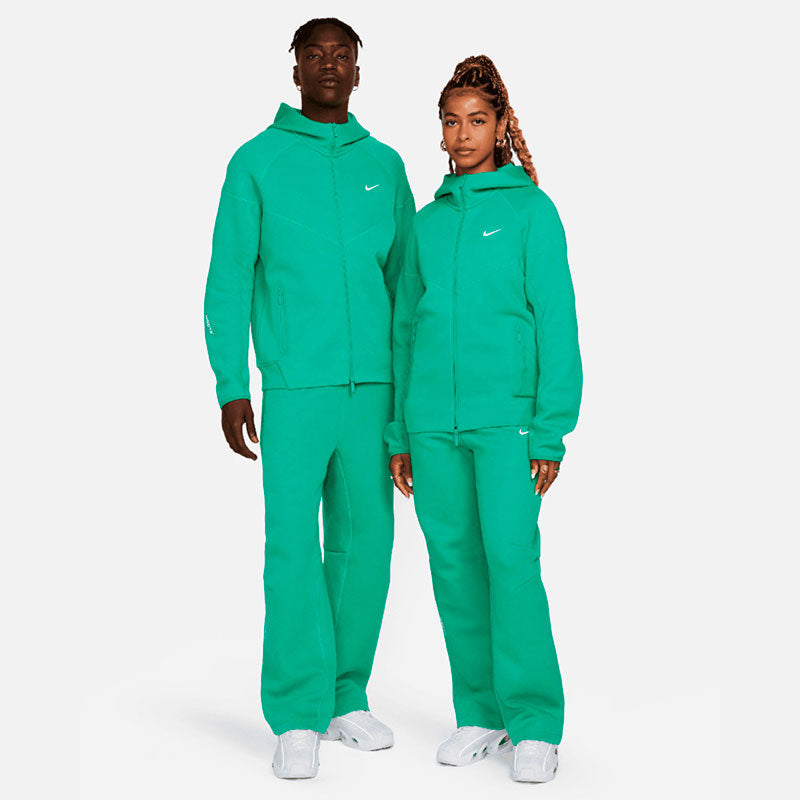 Conjunto Pantalón Nike x NOCTA Tech Fleece Stadium Green/Sail